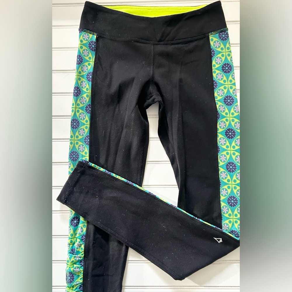 IVIVVA by LULULEMON girls size 12 black leggings